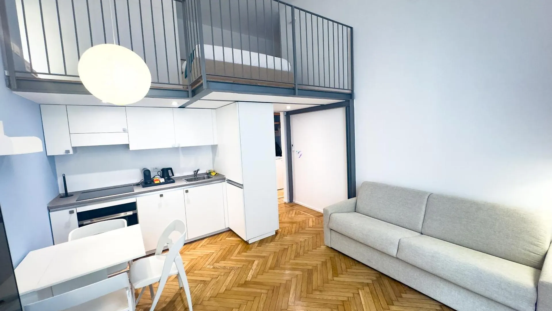 New One Bedroom Apartment In Isola Area Milano