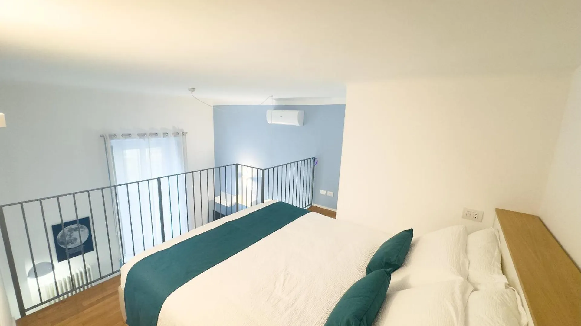 New One Bedroom Apartment In Isola Area Milano