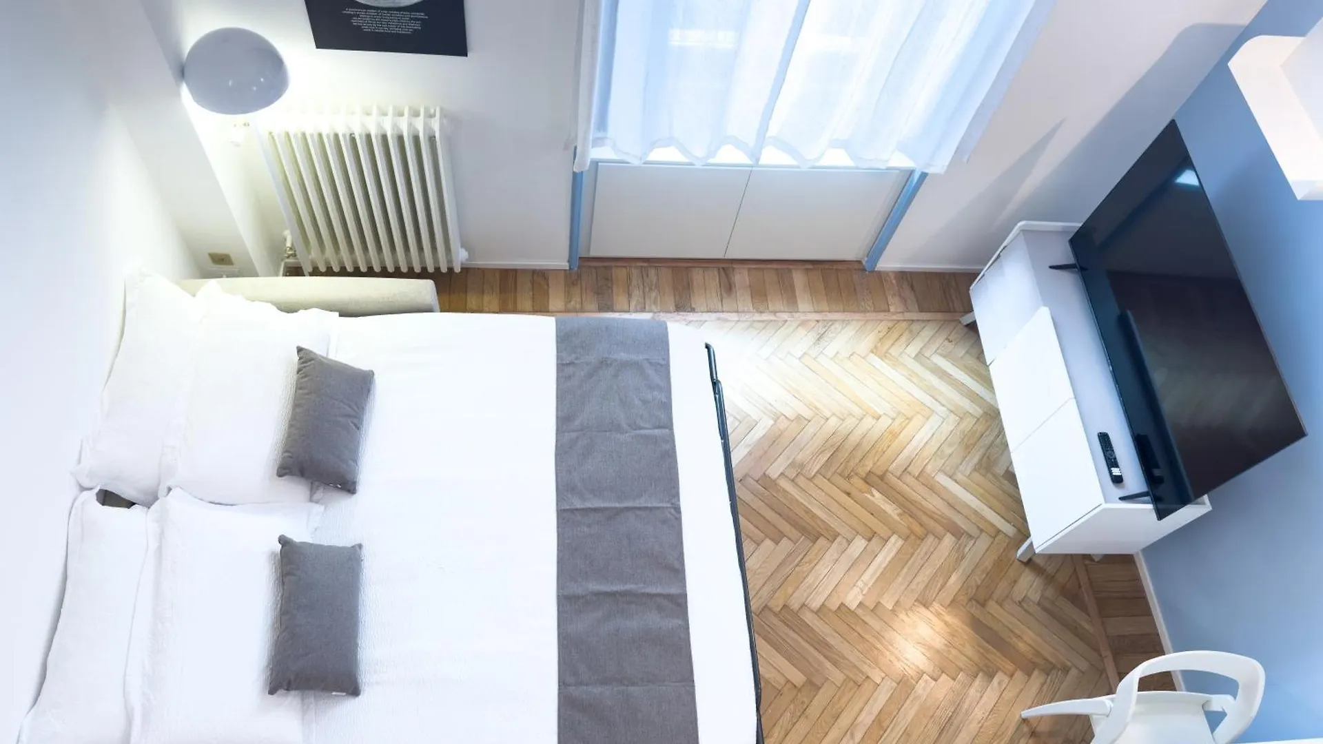 New One Bedroom Apartment In Isola Area ميلان
